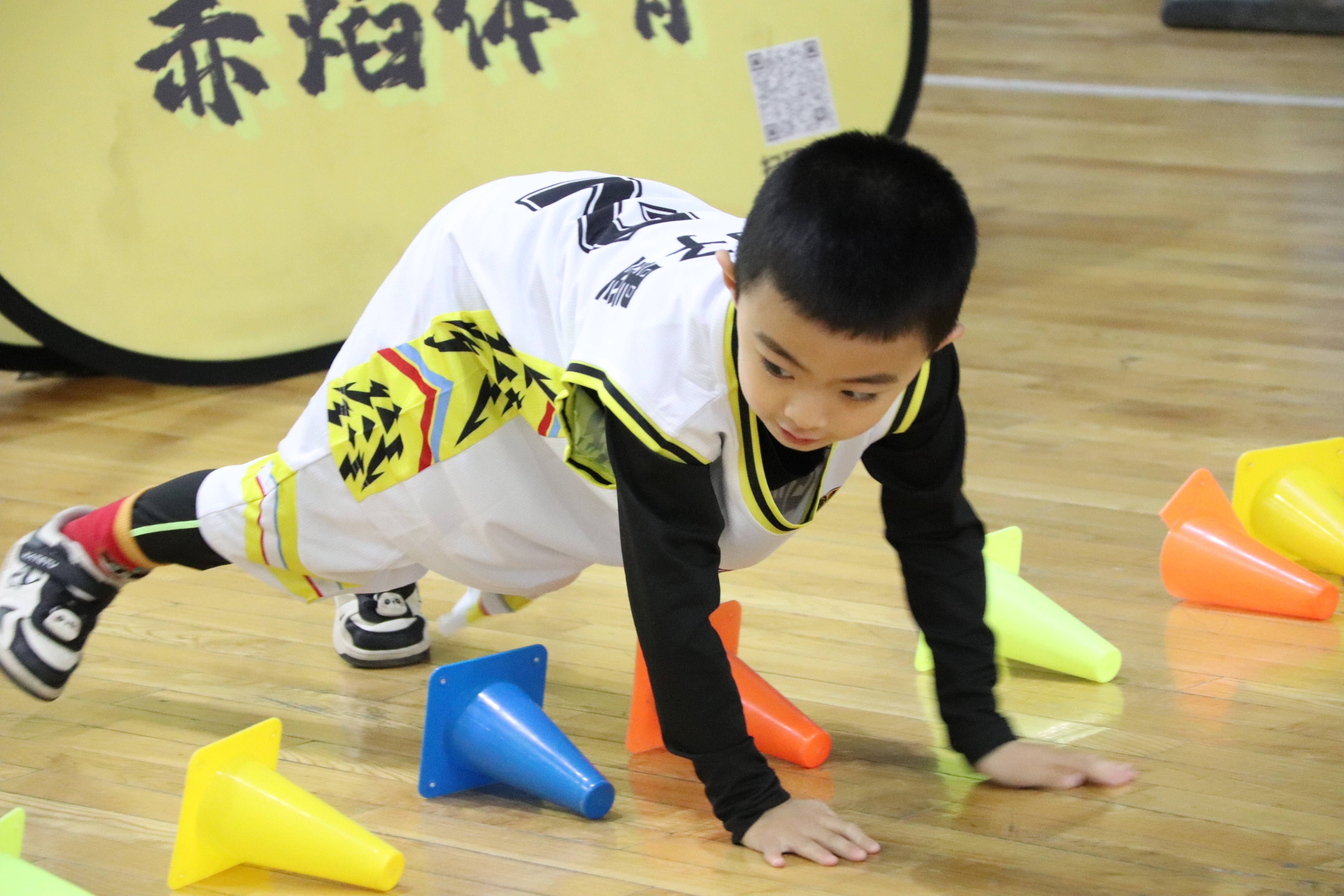 亚博-关于清晨体能课后，葡萄牙体育门线救险备战CBA常规赛，话题不断，纪律约束更严格的信息